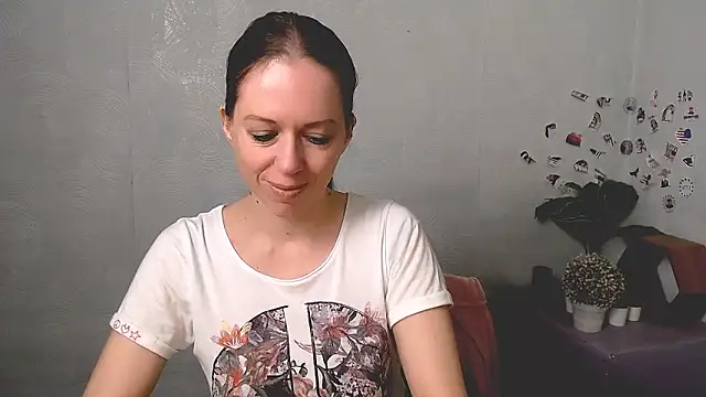 Snapshot of GloriaSi_ chatting on 05/08/26, 02:48 GloriaSi online show from 05/08/26, 02:48