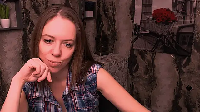 Snapshot of GloriaSi_ chatting on 03/10/25, 10:28 GloriaSi online show from 03/10/25, 10:28
