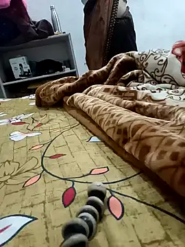 Snapshot of Bhabhi_desi12 chatting on 03/04/25, 05:24 Bhabhi desi12 online show from 03/04/25, 05:24