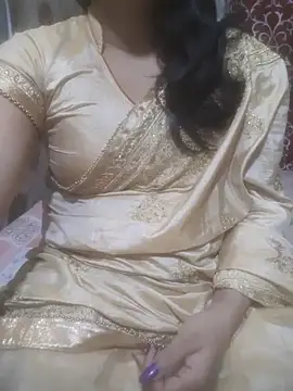 Snapshot of Bhabhi_desi12 chatting on 10/17/25, 03:47 Bhabhi desi12 online show from 10/17/25, 03:47