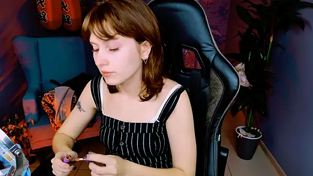 Snapshot of LolaAsmus chatting on 10/11/25, 07:53 LolaAsmus online show from 10/11/25, 07:53
