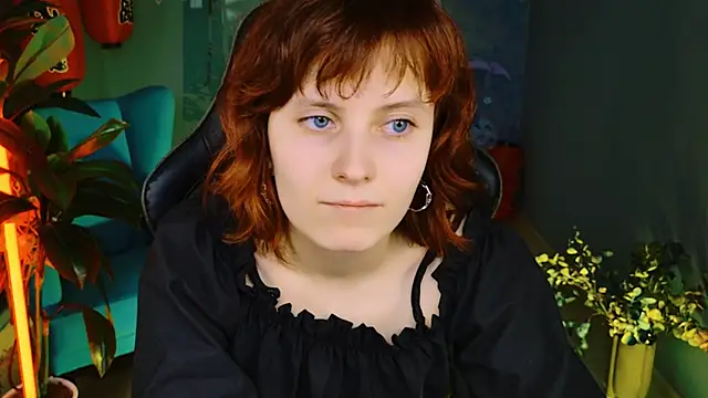 Snapshot of LolaAsmus chatting on 03/10/25, 12:06 LolaAsmus online show from 03/10/25, 12:06