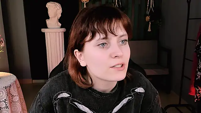 Snapshot of LolaAsmus chatting on 03/18/25, 01:34 LolaAsmus online show from 03/18/25, 01:34