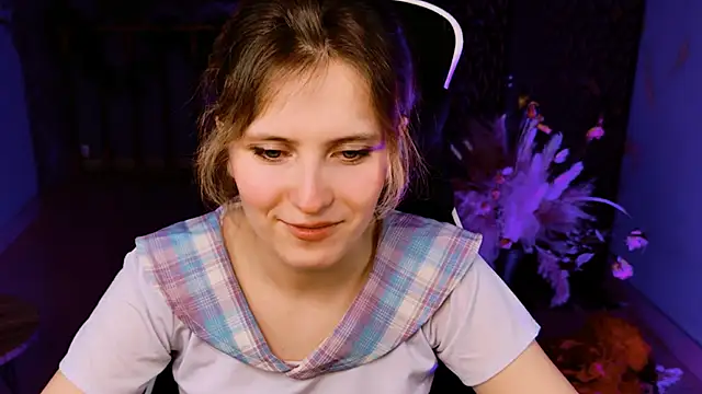 Snapshot of LolaAsmus chatting on 02/15/25, 11:17 LolaAsmus online show from 02/15/25, 11:17