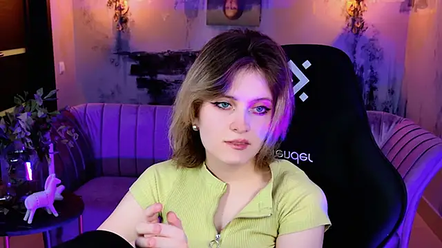 Snapshot of LolaAsmus chatting on 02/25/25, 11:10 LolaAsmus online show from 02/25/25, 11:10