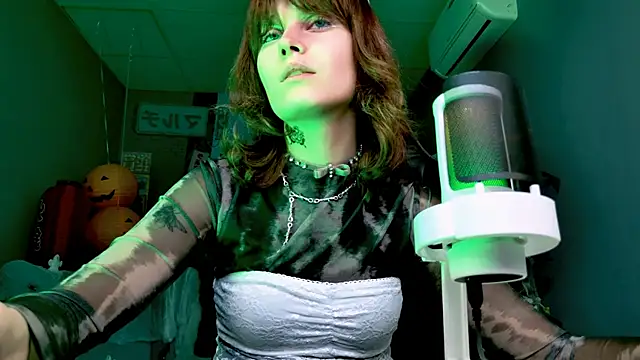 LolaAsmus online show from 10/31/25, 06:54