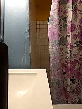 Jovende28 online show from 10/31/25, 01:30