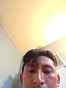 Snapshot of Jovende28 chatting on 10/28/25, 12:00 Jovende28 online show from 10/28/25, 12:00