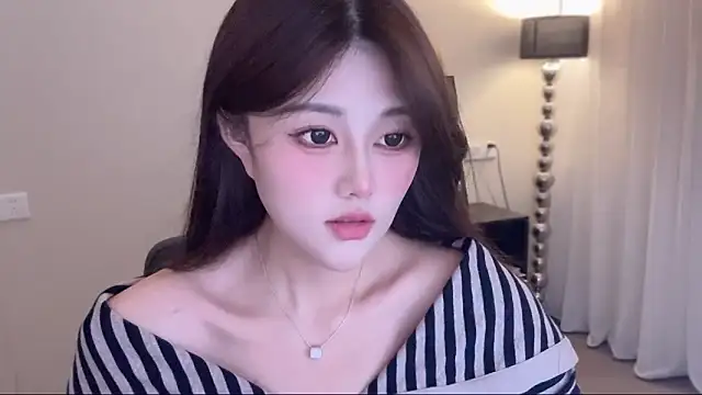 Strawberrybabyy1 online show from 11/04/25, 03:16