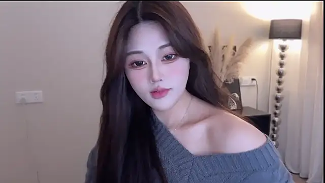 Strawberrybabyy1 online show from 12/17/25, 04:12