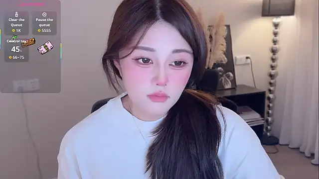 Strawberrybabyy1 online show from 11/11/25, 12:22