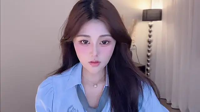 Snapshot of Strawberrybabyy1 chatting on 10/15/25, 03:31 Strawberrybabyy1 online show from 10/15/25, 03:31