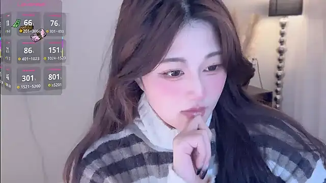 Strawberrybabyy1 online show from 10/25/25, 05:46