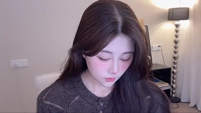 Strawberrybabyy1 online show from 11/02/25, 12:54