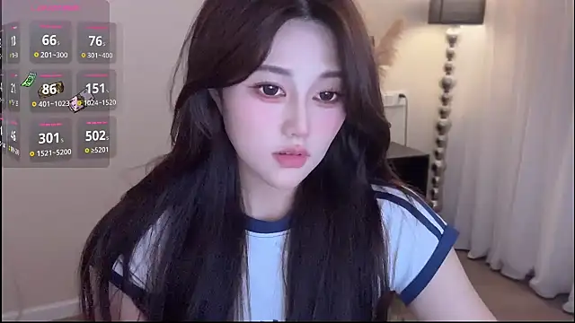 Strawberrybabyy1 online show from 11/23/25, 04:06