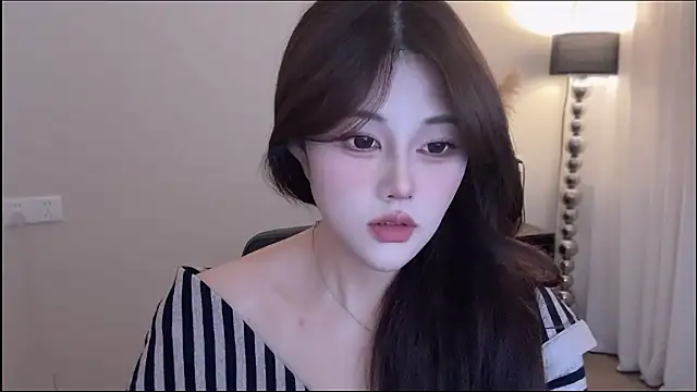 Strawberrybabyy1 online show from 12/03/25, 03:44