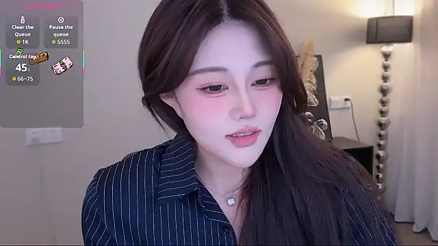 Strawberrybabyy1 online show from 11/06/25, 03:49