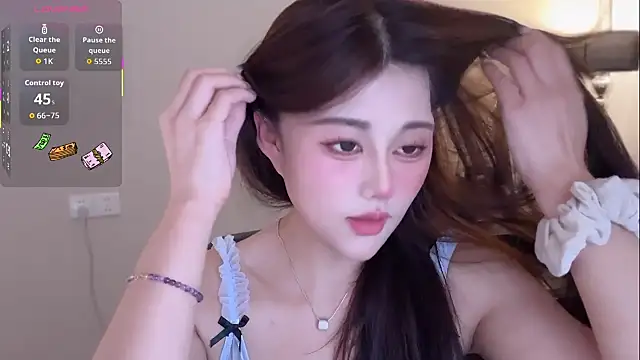 Strawberrybabyy1 online show from 11/09/25, 02:43