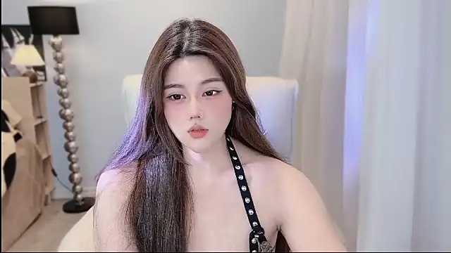 Snapshot of Strawberrybabyy1 chatting on 12/22/24, 02:06 Strawberrybabyy1 online show from 12/22/24, 02:06