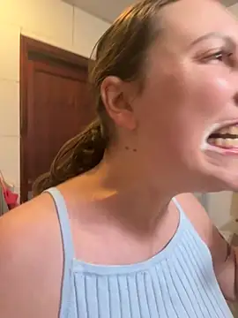 Snapshot of Yanacool007 chatting on 11/27/25, 11:05 Yanacool007 online show from 11/27/25, 11:05