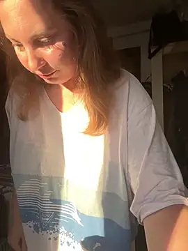 Snapshot of Yanacool007 chatting on 11/19/25, 01:22 Yanacool007 online show from 11/19/25, 01:22