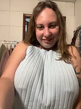 Snapshot of Yanacool007 chatting on 11/28/25, 11:10 Yanacool007 online show from 11/28/25, 11:10