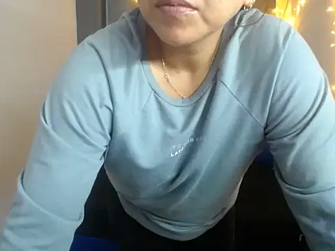 Snapshot of AbigailSexy1 chatting on 10/07/25, 02:29 AbigailSexy1 online show from 10/07/25, 02:29