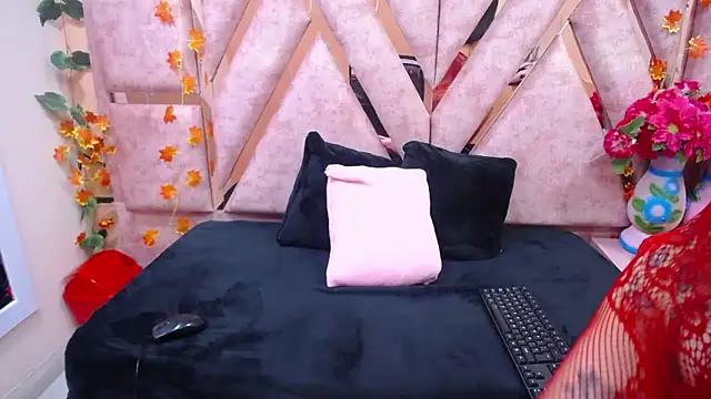 CataleyaLars20 online show from 11/21/25, 12:48