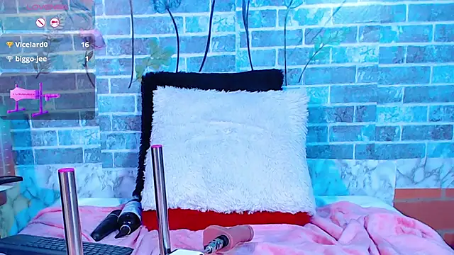 Dakota steele  online show from 12/18/24, 02:53