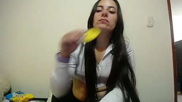 Snapshot of sofi_66 chatting on 03/12/25, 11:33 sofi 66 online show from 03/12/25, 11:33