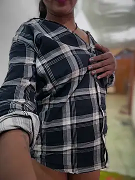 Snapshot of DiyAsingHh chatting on 04/08/26, 01:01 DiyAsingHh online show from 04/08/26, 01:01