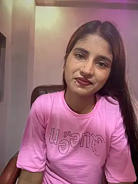 Snapshot of DiyAsingHh chatting on 09/26/25, 03:30 DiyAsingHh online show from 09/26/25, 03:30