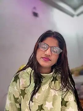 Snapshot of DiyAsingHh chatting on 12/18/25, 07:07 DiyAsingHh online show from 12/18/25, 07:07