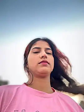 Snapshot of DiyAsingHh chatting on 10/11/25, 12:33 DiyAsingHh online show from 10/11/25, 12:33