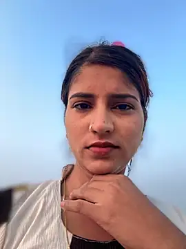 Snapshot of DiyAsingHh chatting on 10/21/25, 01:16 DiyAsingHh online show from 10/21/25, 01:16