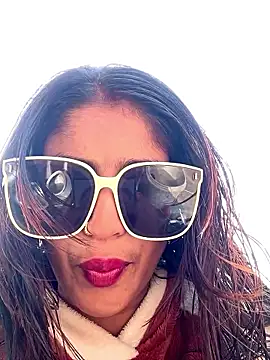 Snapshot of DiyAsingHh chatting on 01/11/26, 06:20 DiyAsingHh online show from 01/11/26, 06:20