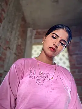 Snapshot of DiyAsingHh chatting on 10/19/25, 08:28 DiyAsingHh online show from 10/19/25, 08:28