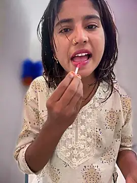 Snapshot of DiyAsingHh chatting on 12/18/25, 04:06 DiyAsingHh online show from 12/18/25, 04:06