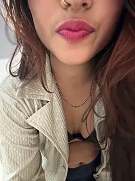 Snapshot of DiyAsingHh chatting on 03/22/26, 01:01 DiyAsingHh online show from 03/22/26, 01:01