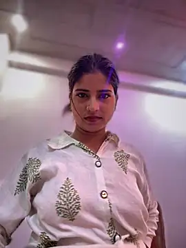 Snapshot of DiyAsingHh chatting on 10/17/25, 12:25 DiyAsingHh online show from 10/17/25, 12:25