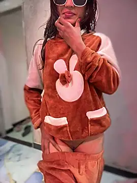 Snapshot of DiyAsingHh chatting on 01/11/26, 08:27 DiyAsingHh online show from 01/11/26, 08:27