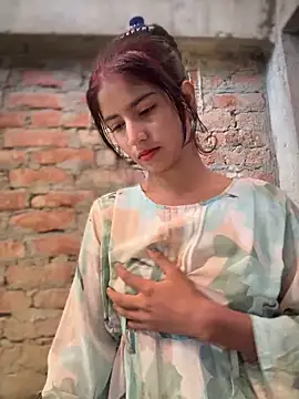 Snapshot of DiyAsingHh chatting on 03/05/25, 02:14 DiyAsingHh online show from 03/05/25, 02:14