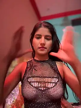 Snapshot of DiyAsingHh chatting on 02/15/25, 01:42 DiyAsingHh online show from 02/15/25, 01:42