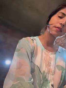 Snapshot of DiyAsingHh chatting on 03/15/25, 05:08 DiyAsingHh online show from 03/15/25, 05:08