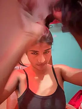 Snapshot of DiyAsingHh chatting on 02/24/25, 03:33 DiyAsingHh online show from 02/24/25, 03:33