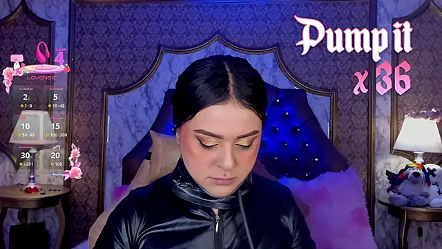 SoffiQueen online show from 02/17/26, 02:03