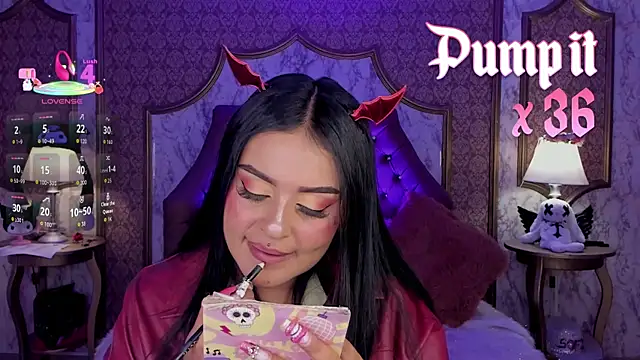 SoffiQueen online show from 04/11/26, 01:37