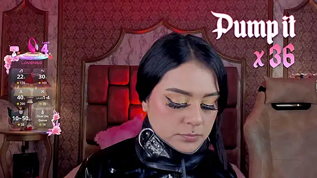 SoffiQueen online show from 11/13/25, 08:02