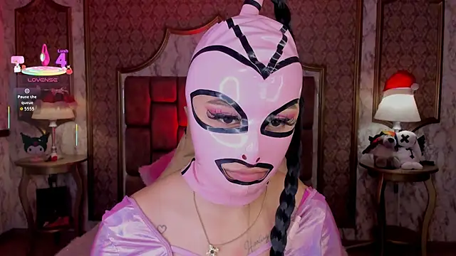 SoffiQueen online show from 12/01/25, 03:13