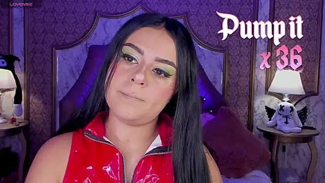 SoffiQueen online show from 04/16/26, 03:13